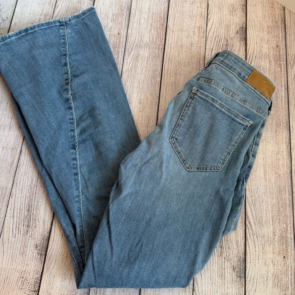 HOLLISTER Low Rise Vintage Flare Jeans 26